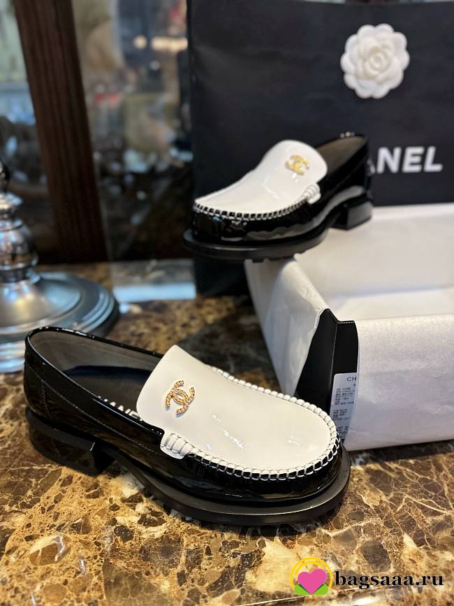 Bagsaaa Chanel Loafers Black & White - 1