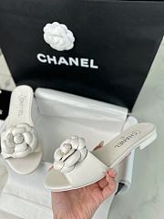 Bagsaaa Chanel White Slippers With Flower - 4