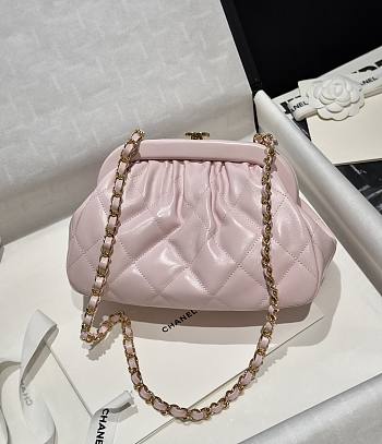 Bagsaaa Chanel Clutch Lambskin Light Pink AS4717 - 16 × 24 × 8 cm