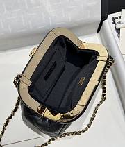 Bagsaaa Chanel Clutch Lambskin Black AS4717 - 16 × 24 × 8 cm - 2