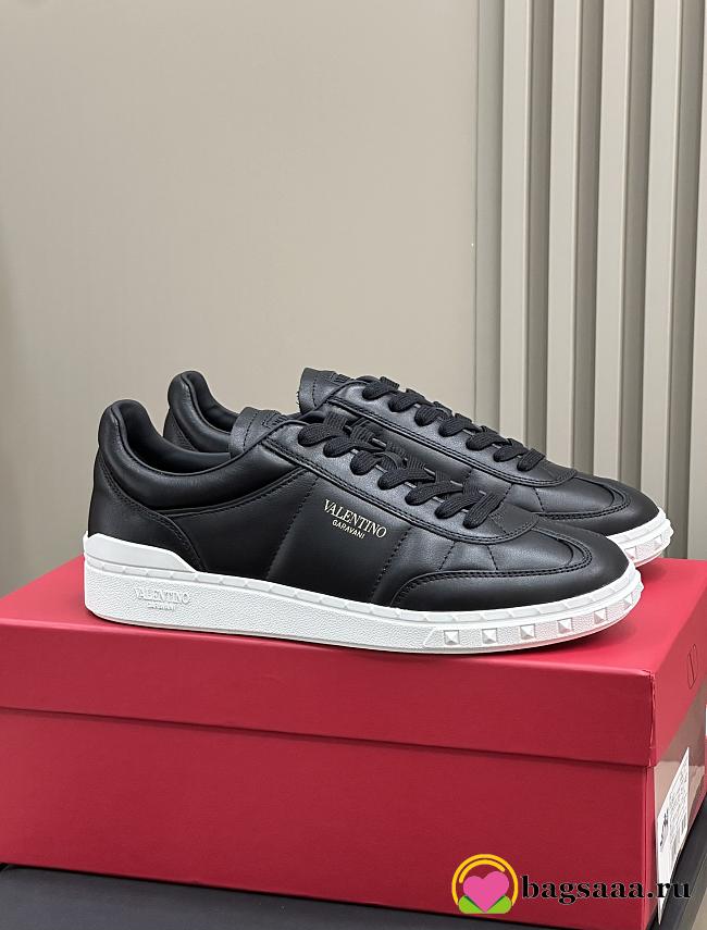 Bagsaaa Valentino Black Sneakers 01 - 1