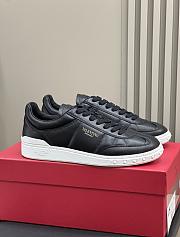 Bagsaaa Valentino Black Sneakers 01 - 1