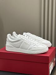 Bagsaaa Valentino White Sneakers 01 - 1