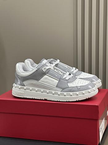 Bagsaaa Valentino Sneakers White & Gray