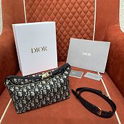 Bagsaaa Medium DiorTravel Nomad Pouch Blue Dior Oblique Jacquard - 22 x 13 x 9.5 cm - 1