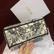 Bagsaaa Dior Medium Lady D-Lite Bag Latte and Black Toile de Jouy Zodiac Embroidery - 24 x 21 x 12 cm - 2