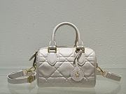 Bagsaaa Dior Groove 20 Bag Ivory Macrocannage Calfskin - 20.5 x 13.5 x 12 cm - 1