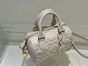 Bagsaaa Dior Groove 25 Bag Dusty Ivory Macrocannage Calfskin - 25 x 19 x 16 cm - 2