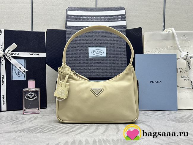 Bagsaaa Re-Nylon Prada Re-Edition 2000 mini-bag beige - 22x6x17 cm - 1