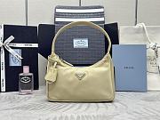 Bagsaaa Re-Nylon Prada Re-Edition 2000 mini-bag beige - 22x6x17 cm - 1