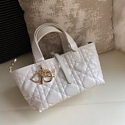 Bagsaaa Small Dior Toujours Bag White Macrocannage Calfskin - 23 x 14 x 12 cm - 1