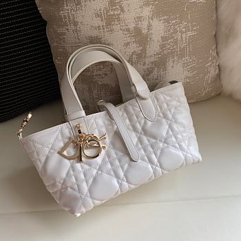 Bagsaaa Small Dior Toujours Bag White Macrocannage Calfskin - 23 x 14 x 12 cm