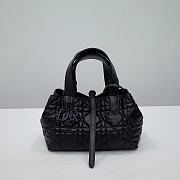 Bagsaaa Small Dior Toujours Bag Black Macrocannage Crinkled Calfskin - 23 x 14 x 12 cm - 1