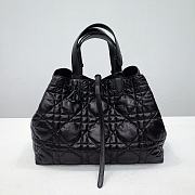 Bagsaaa Large Dior Toujours Bag Black Macrocannage Crinkled Calfskin - 37 x 27 x 21 cm - 1