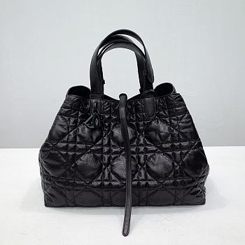 Bagsaaa Large Dior Toujours Bag Black Macrocannage Crinkled Calfskin - 37 x 27 x 21 cm