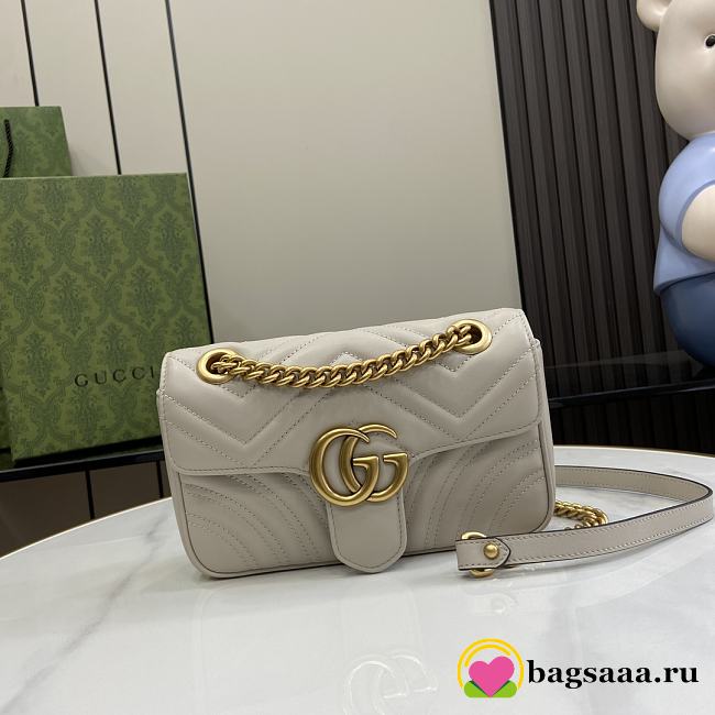 Bagsaaa Gucci GG Marmont Matelassé Mini Bag Light Gray 446744 - 22cm - 1