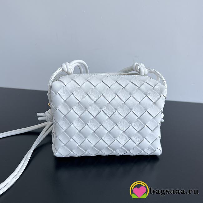 Bagsaaa Bottega Veneta Mini Loop Camera Bag White - 17x10x6 cm - 1