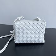 Bagsaaa Bottega Veneta Mini Loop Camera Bag White - 17x10x6 cm - 1