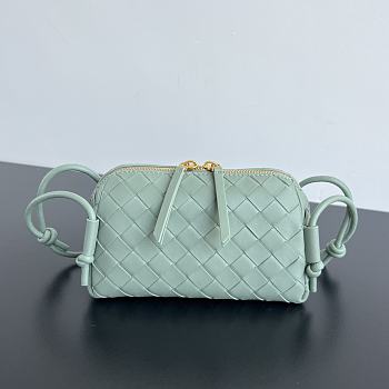 Bagsaaa Bottega Veneta Intrecciato Concert Pouch sauge color - 18.5*11.5*8.5 cm