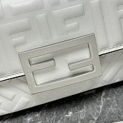 Bagsaaa Fendi Baguette Phone Pouch White Nappa Leather - 19x3x11 cm - 2