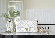 Bagsaaa Chanel White Lambskin & Gold Adjustable Strap - 13x20x7 cm - 1