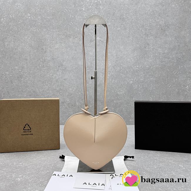 Bagsaaa Alaia Coeur Bag Light Beige - 21x17x5cm - 1