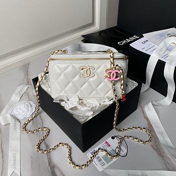 Bagsaaa Chanel White Vanity Case Adjustable Chain Strap AP3940 - 17cm