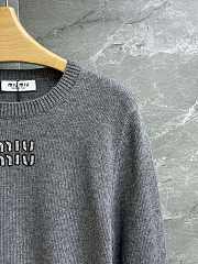 Bagsaaa Miumiu Long-Sleeved Sweater Gray - 3