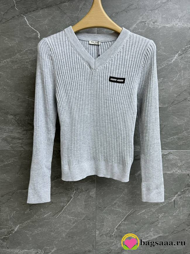 Bagsaaa Miumiu Long-Sleeved Sweater Light Gray - 1