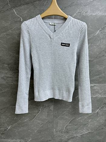 Bagsaaa Miumiu Long-Sleeved Sweater Light Gray