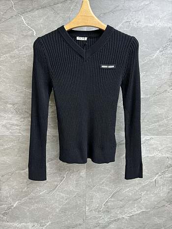 Bagsaaa Miumiu Long-Sleeved Sweater Black