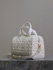 Bagsaaa Dior Groove 25 Bag White Graphic Cannage Calfskin - 25 x 19 x 16 cm - 4