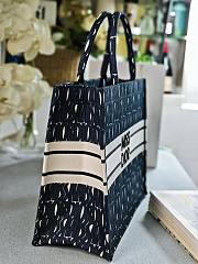 Bagsaaa Large Dior Book Tote Blue and White Miss Dior Allover Embroidery - 42 x 35 x 18.5 cm - 4