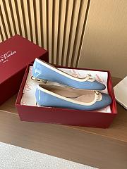 Bagsaaa Roger Vivier Podium Ballerinas in patent leather blue - 3