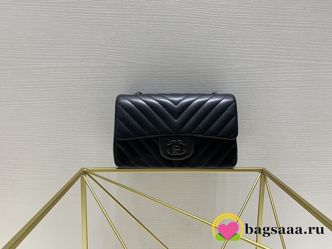 Bagsaaa Chanel Chevron Full Black Lambskin - 20cm - 1