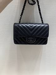 Bagsaaa Chanel Chevron Full Black Lambskin - 20cm - 3