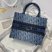 Bagsaaa Dior Small Book Tote Blue Denim Dior Oblique Jacquard - 26.5 x 22 x 14 cm - 4