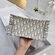 Bagsaaa Small Dior Book Tote Ecru and Gray Dior Oblique Embroidery - 26.5 x 22 x 14 cm - 2