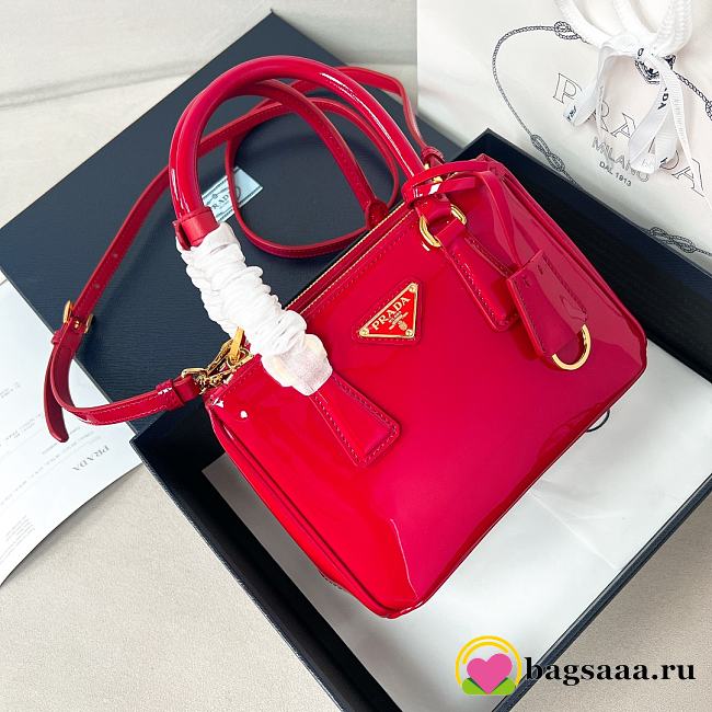 Bagsaaa Prada Galleria patent leather mini bag cherry red - 20*14.5*9.5 cm - 1