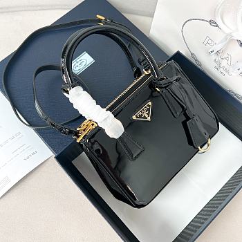 Bagsaaa Prada Galleria patent leather mini bag Black - 20*14.5*9.5 cm