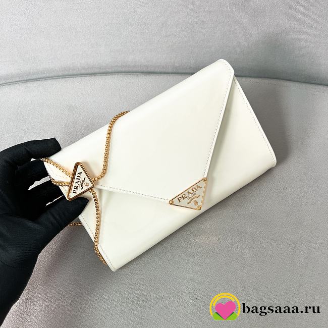 Bagsaaa Prada Patent leather mini-bag ivory - 20*11.5cm - 1