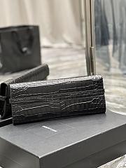 Bagsaaa YSL Manhattan Clutch In Crocodile-Embossed Leather black - 31 X 14 X 3 CM - 4