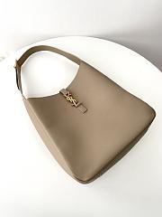 Bagsaaa YSL Le 5 À 7 Supple Large In Grained Leather Beige - 30 X 31 X 13 CM - 3