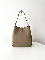 Bagsaaa YSL Le 5 À 7 Supple Large In Grained Leather Beige - 30 X 31 X 13 CM - 2