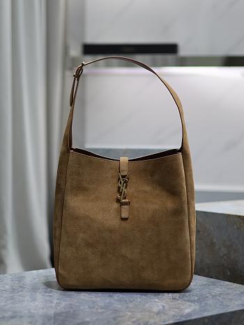 Bagsaaa YSL Le 5 À 7 Supple Large In Suede Light Brown - 30 X 31 X 13 CM