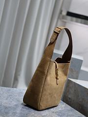 Bagsaaa YSL Le 5 À 7 Supple Large In Suede Light Brown - 30 X 31 X 13 CM - 2