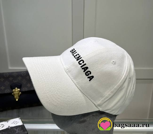 Bagsaaa Balenciaga Cap in White - 1