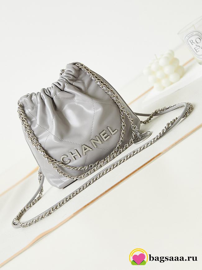 Bagsaaa Chanel 22 Mini Handbag Gray Lambskin AS3980 - 20×19×6 Cm - 1