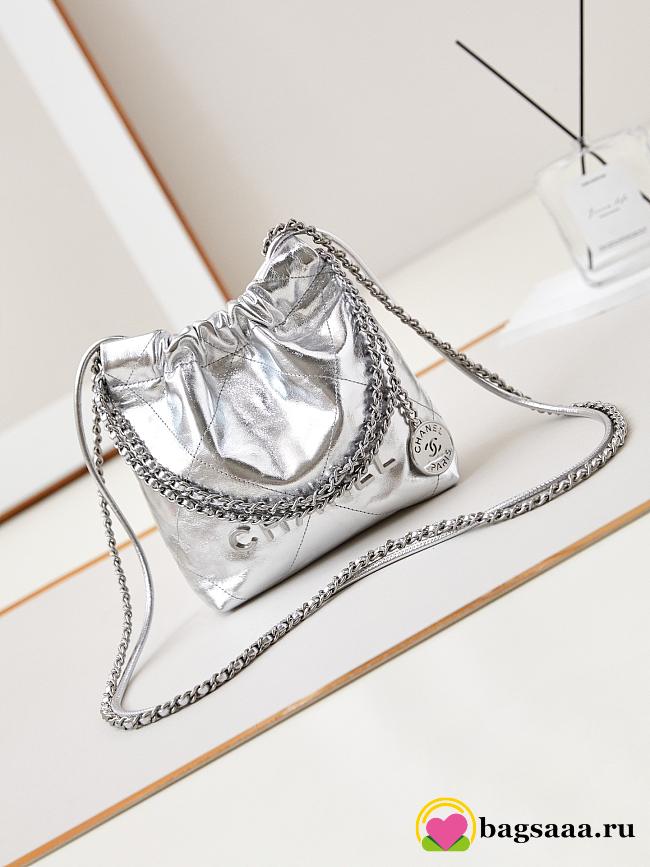 Bagsaaa Chanel 22 Mini Handbag Metallic Lambskin Silver AS3980 - 20 × 19 × 6 cm - 1