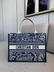 Bagsaaa Medium Dior Book Tote Blue and Ecru Toile de Jouy Reverse Embroidery with Blue Calfskin - 36.5 x 28 x 16.5 cm - 1